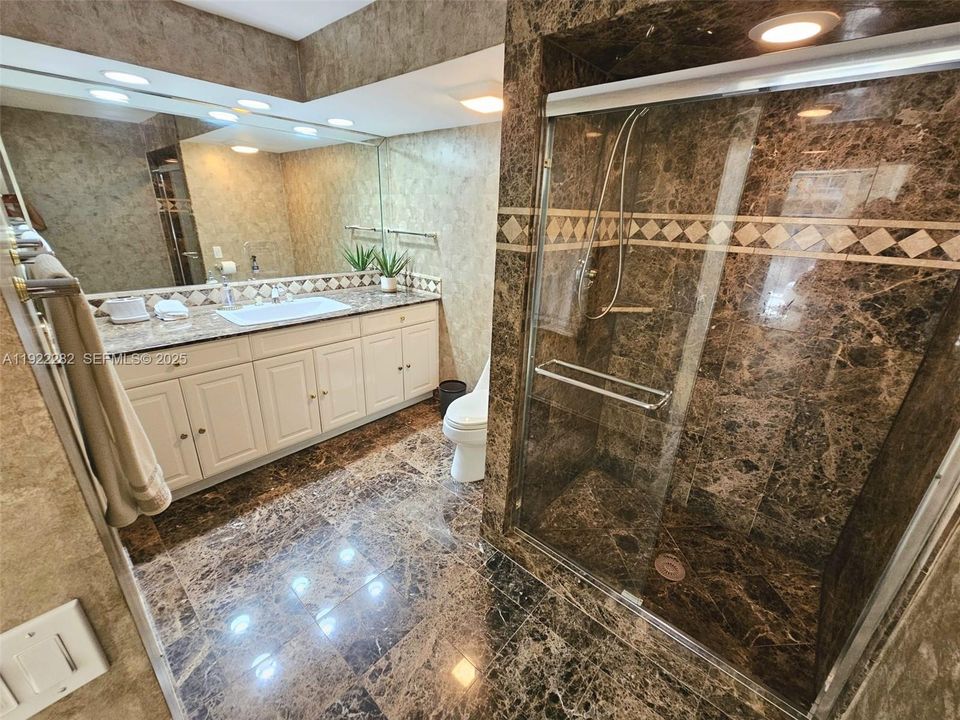 For Rent: $6,000 (3 beds, 3 baths, 1719 Square Feet)