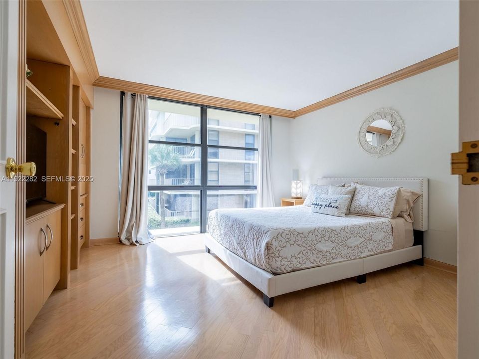 For Rent: $6,000 (3 beds, 3 baths, 1719 Square Feet)