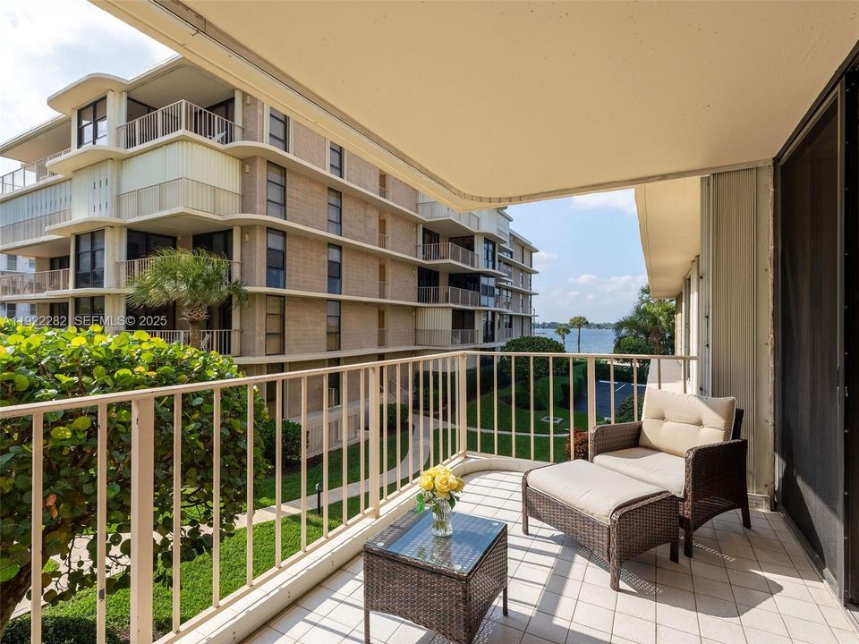 For Rent: $6,000 (3 beds, 3 baths, 1719 Square Feet)