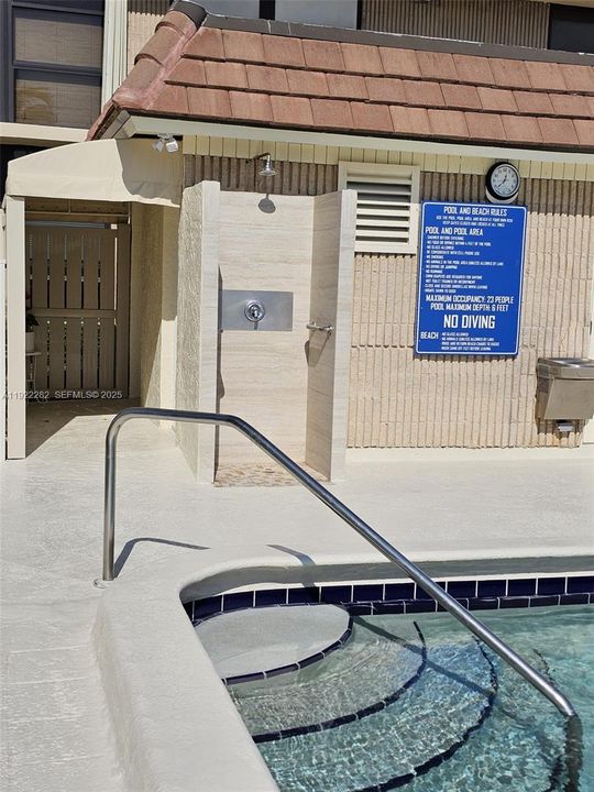 For Rent: $6,000 (3 beds, 3 baths, 1719 Square Feet)