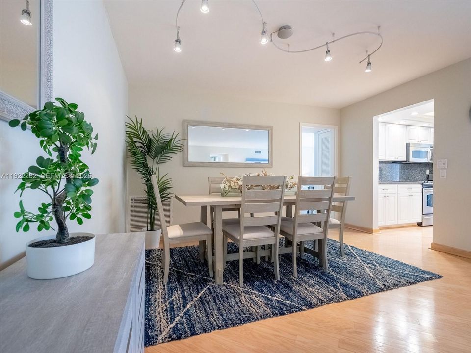 For Rent: $6,000 (3 beds, 3 baths, 1719 Square Feet)