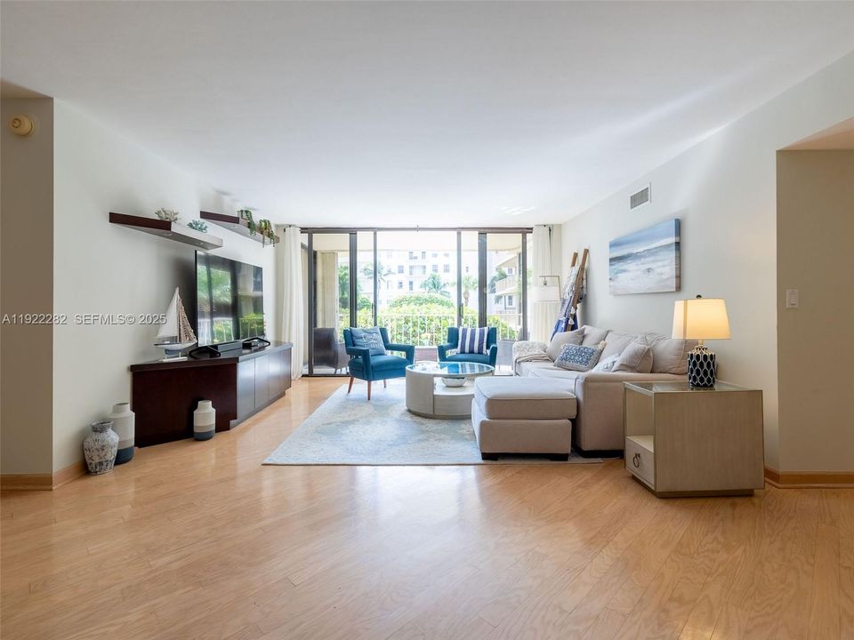 For Rent: $6,000 (3 beds, 3 baths, 1719 Square Feet)