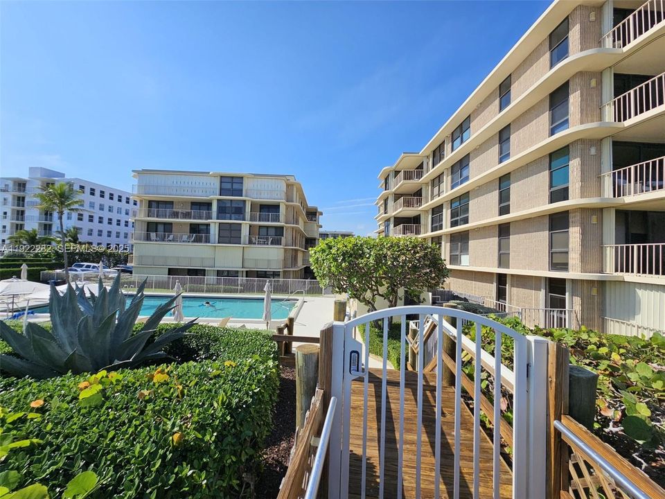 For Rent: $6,000 (3 beds, 3 baths, 1719 Square Feet)