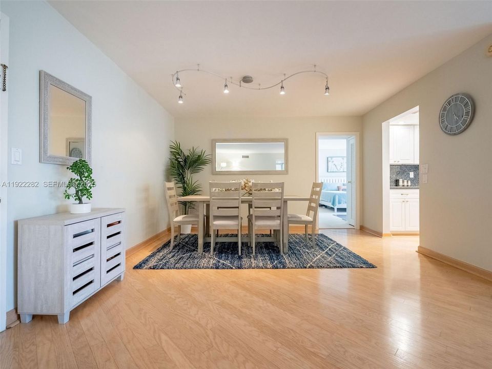 For Rent: $6,000 (3 beds, 3 baths, 1719 Square Feet)