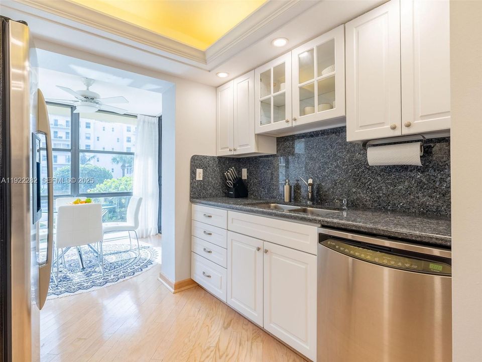 For Rent: $6,000 (3 beds, 3 baths, 1719 Square Feet)