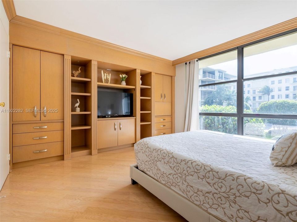 For Rent: $6,000 (3 beds, 3 baths, 1719 Square Feet)