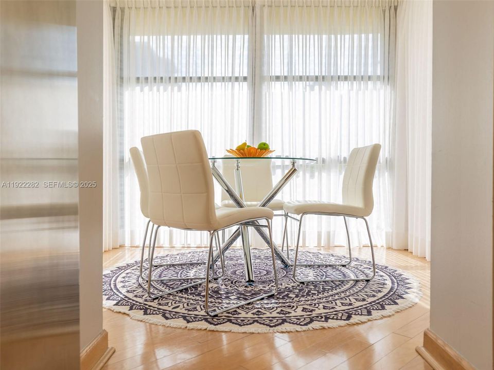 For Rent: $6,000 (3 beds, 3 baths, 1719 Square Feet)