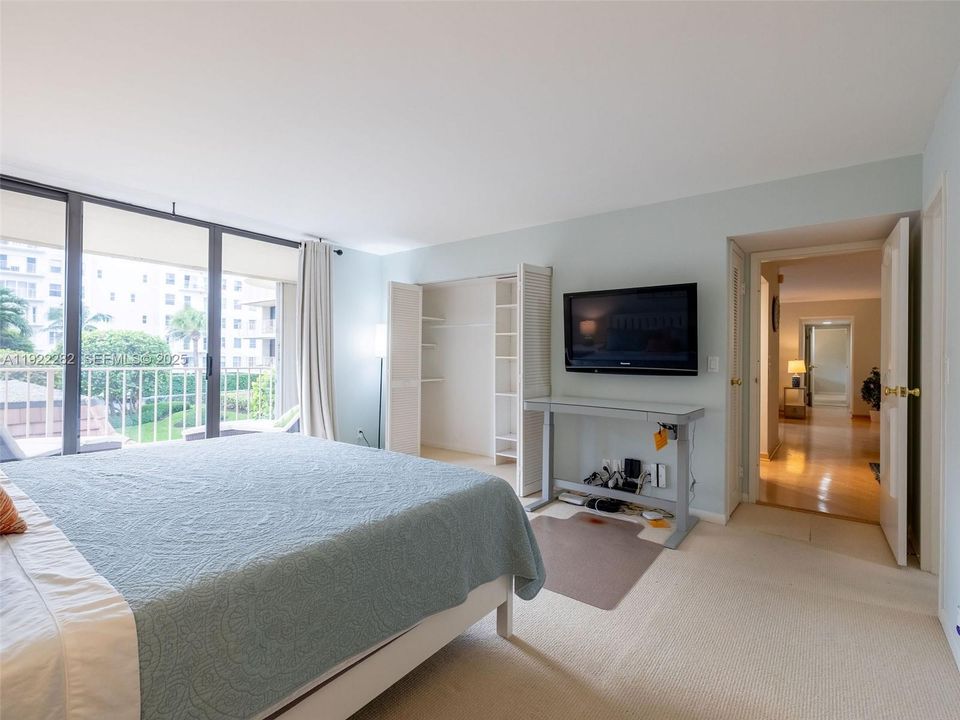 For Rent: $6,000 (3 beds, 3 baths, 1719 Square Feet)