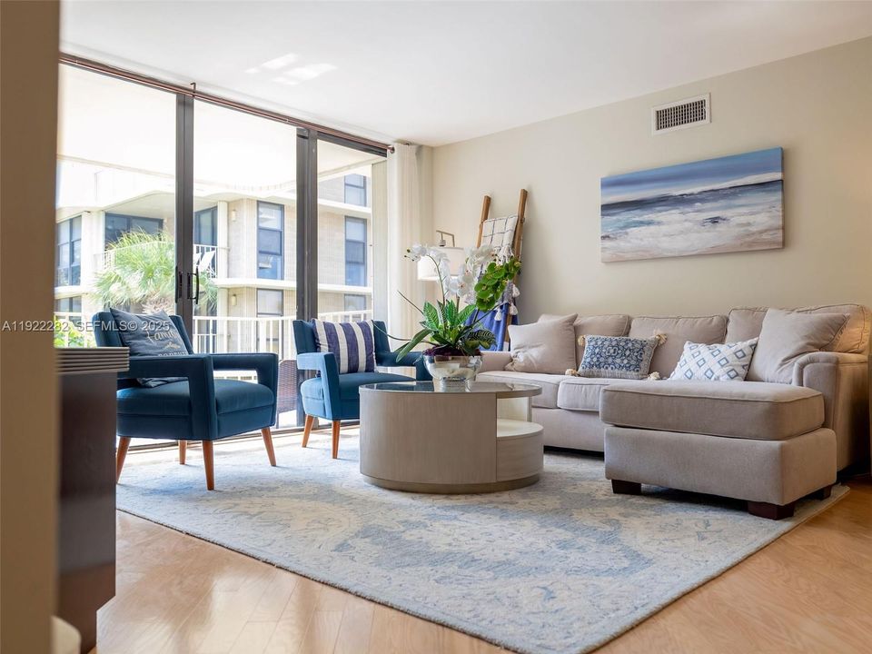 For Rent: $6,000 (3 beds, 3 baths, 1719 Square Feet)