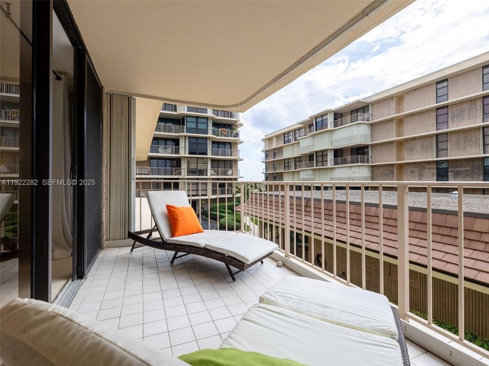 For Rent: $6,000 (3 beds, 3 baths, 1719 Square Feet)