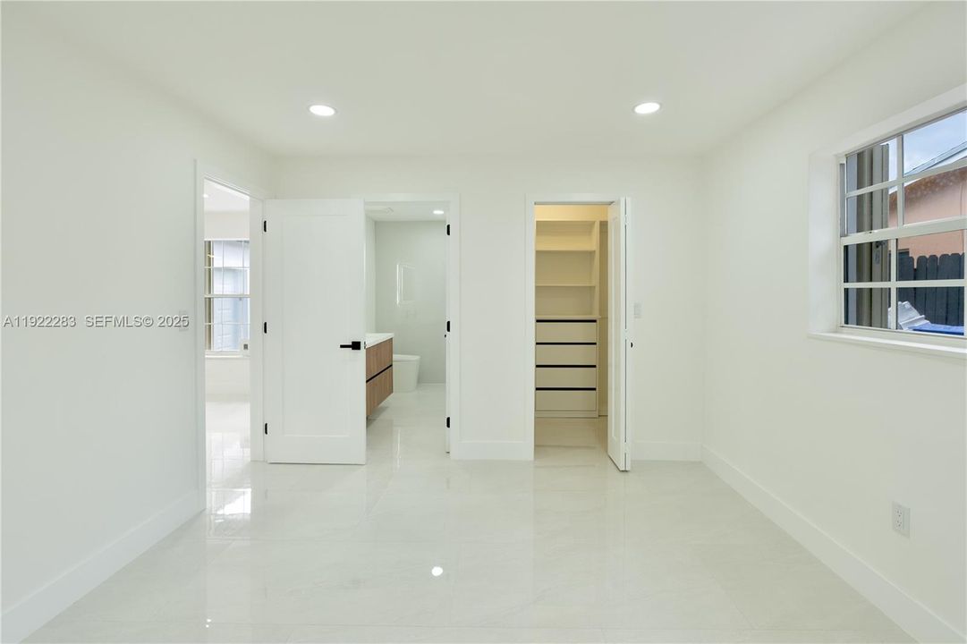 En Venta: $539,900 (2 camas, 2 baños, 1409 Pies cuadrados)