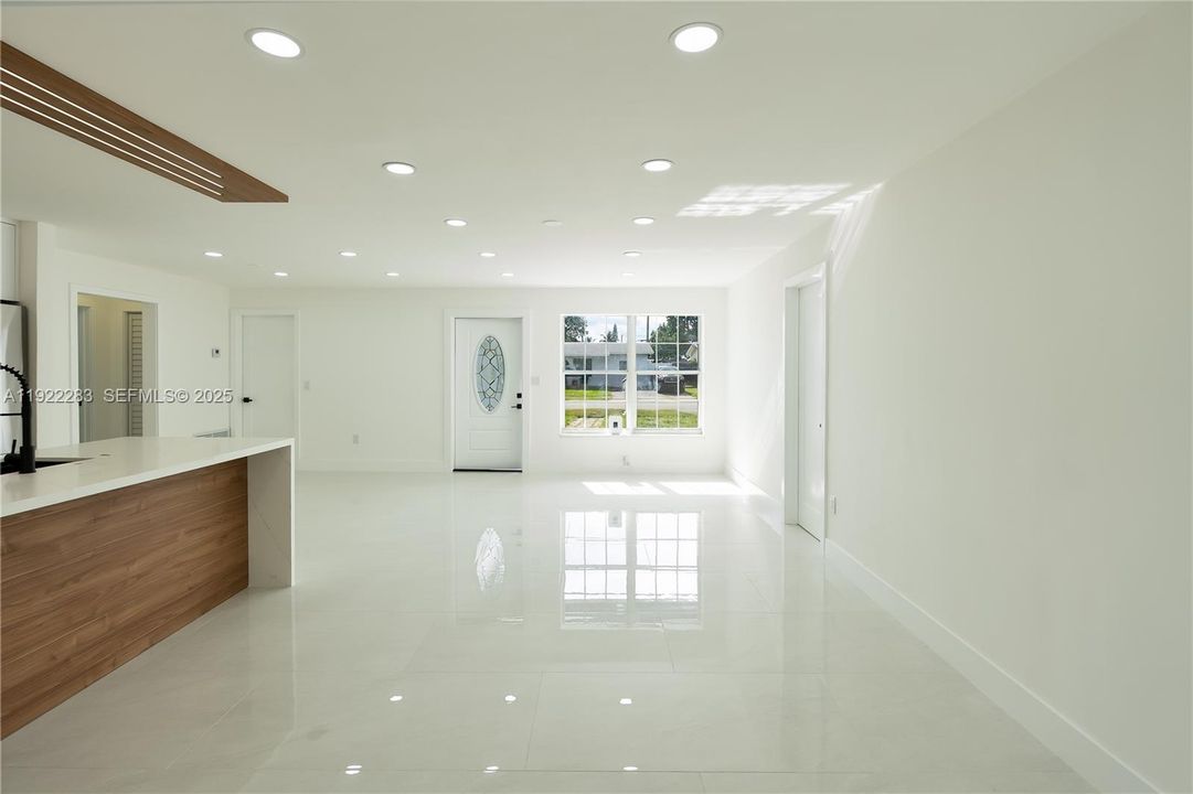 En Venta: $539,900 (2 camas, 2 baños, 1409 Pies cuadrados)