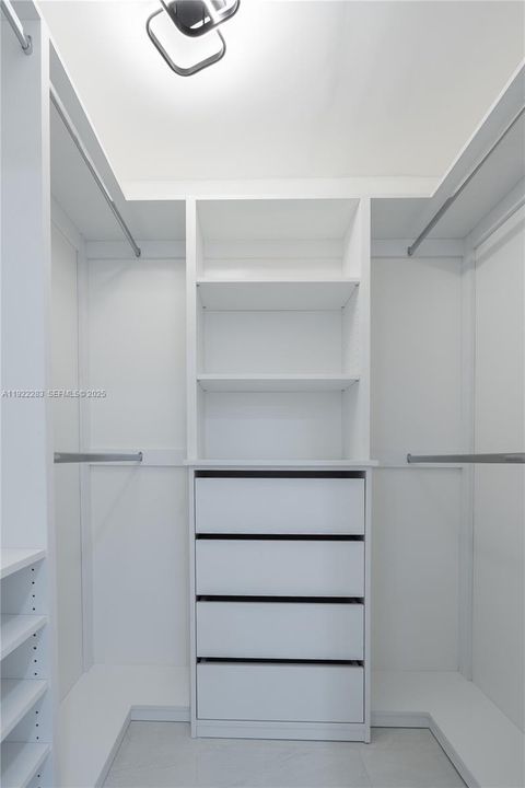 En Venta: $539,900 (2 camas, 2 baños, 1409 Pies cuadrados)