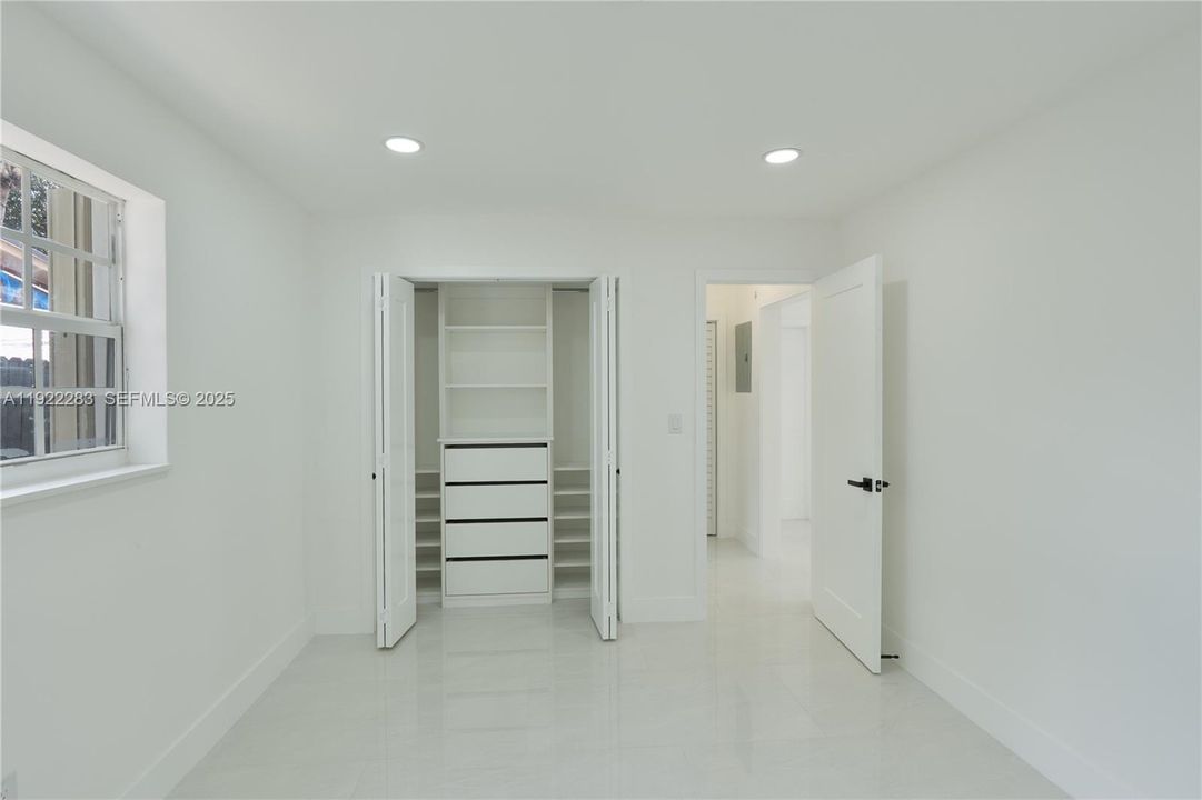 En Venta: $539,900 (2 camas, 2 baños, 1409 Pies cuadrados)