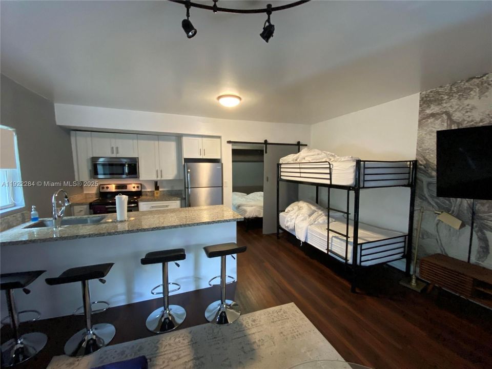 Active With Contract: $1,750 (0 beds, 1 baths, 4080 Square Feet)