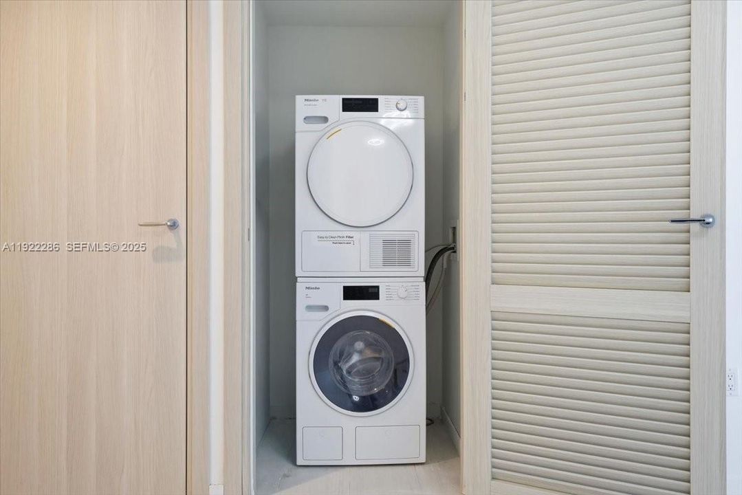 En Venta: $1,250,000 (1 camas, 1 baños, 826 Pies cuadrados)