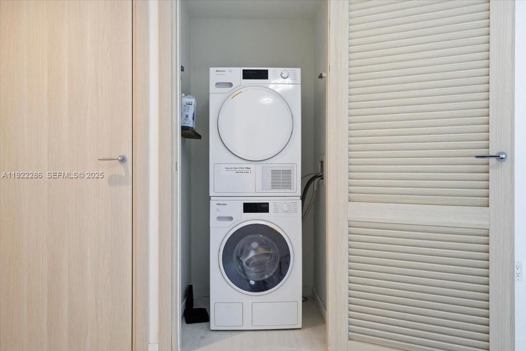 En Venta: $1,250,000 (1 camas, 1 baños, 826 Pies cuadrados)