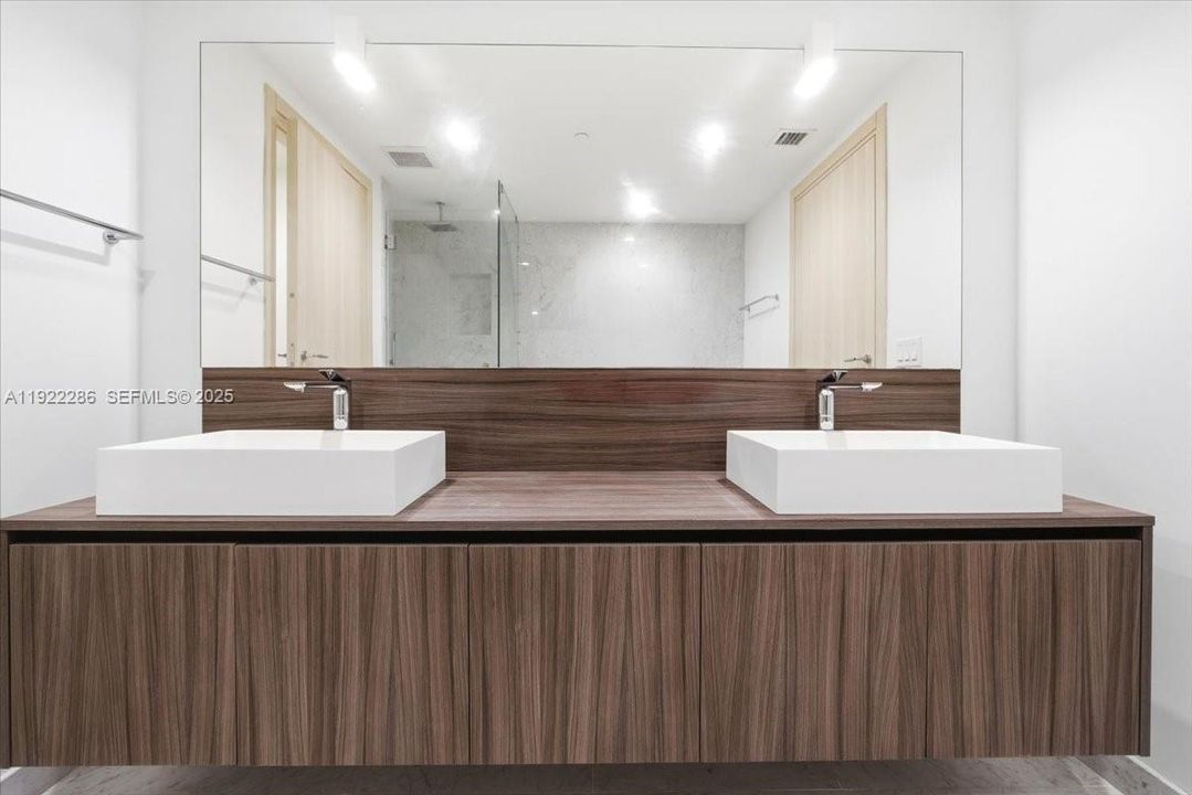 En Venta: $1,250,000 (1 camas, 1 baños, 826 Pies cuadrados)