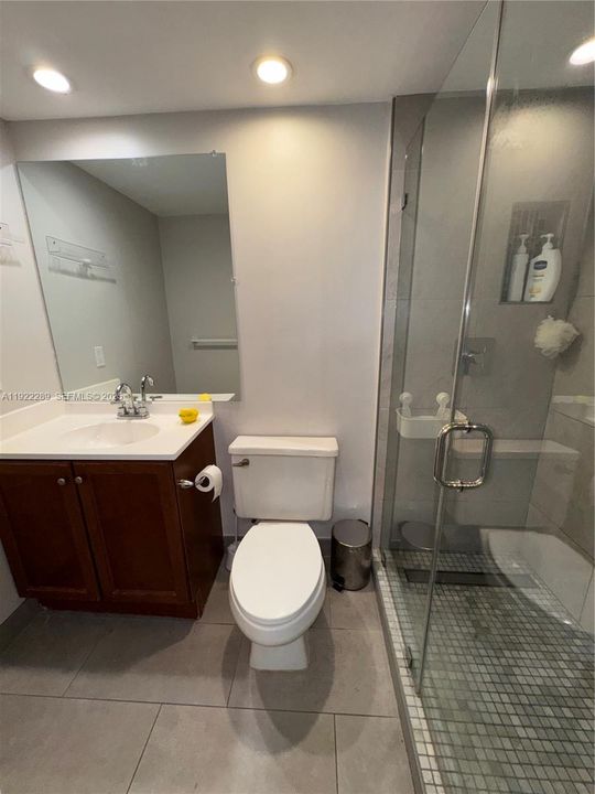 En Venta: $245,000 (2 camas, 2 baños, 965 Pies cuadrados)