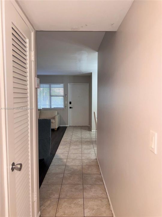 En Venta: $245,000 (2 camas, 2 baños, 965 Pies cuadrados)