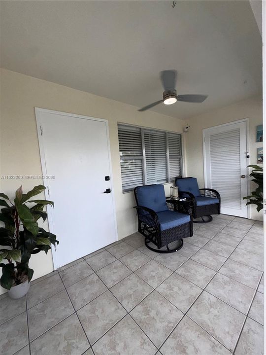 En Venta: $245,000 (2 camas, 2 baños, 965 Pies cuadrados)