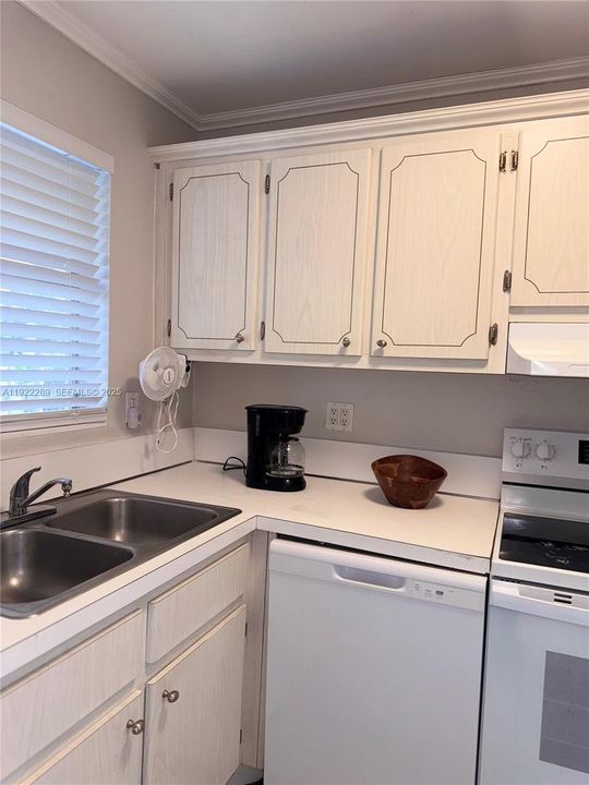 En Venta: $245,000 (2 camas, 2 baños, 965 Pies cuadrados)