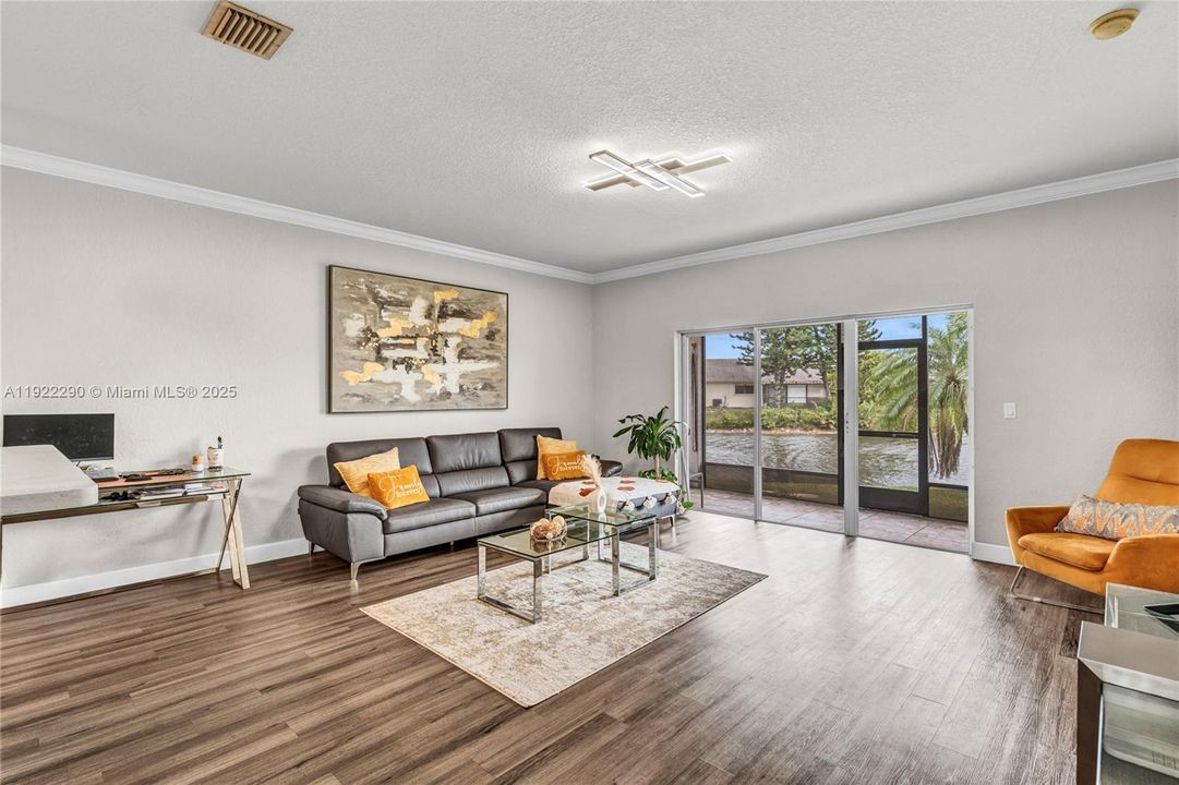 For Sale: $533,000 (3 beds, 2 baths, 1712 Square Feet)