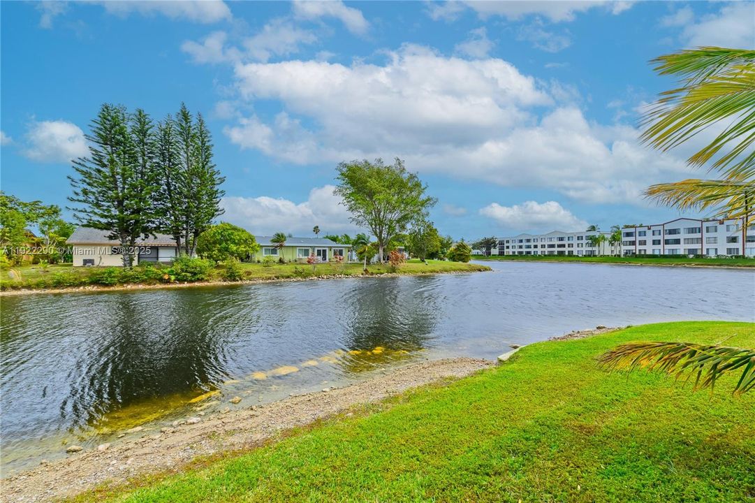 For Sale: $533,000 (3 beds, 2 baths, 1712 Square Feet)