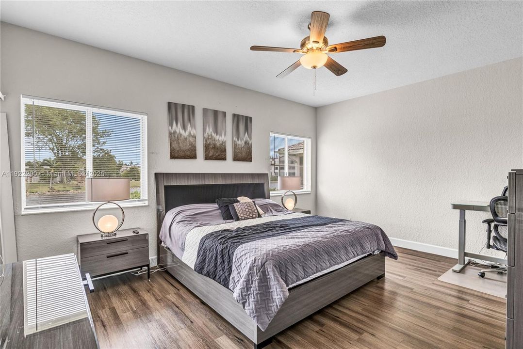 For Sale: $533,000 (3 beds, 2 baths, 1712 Square Feet)