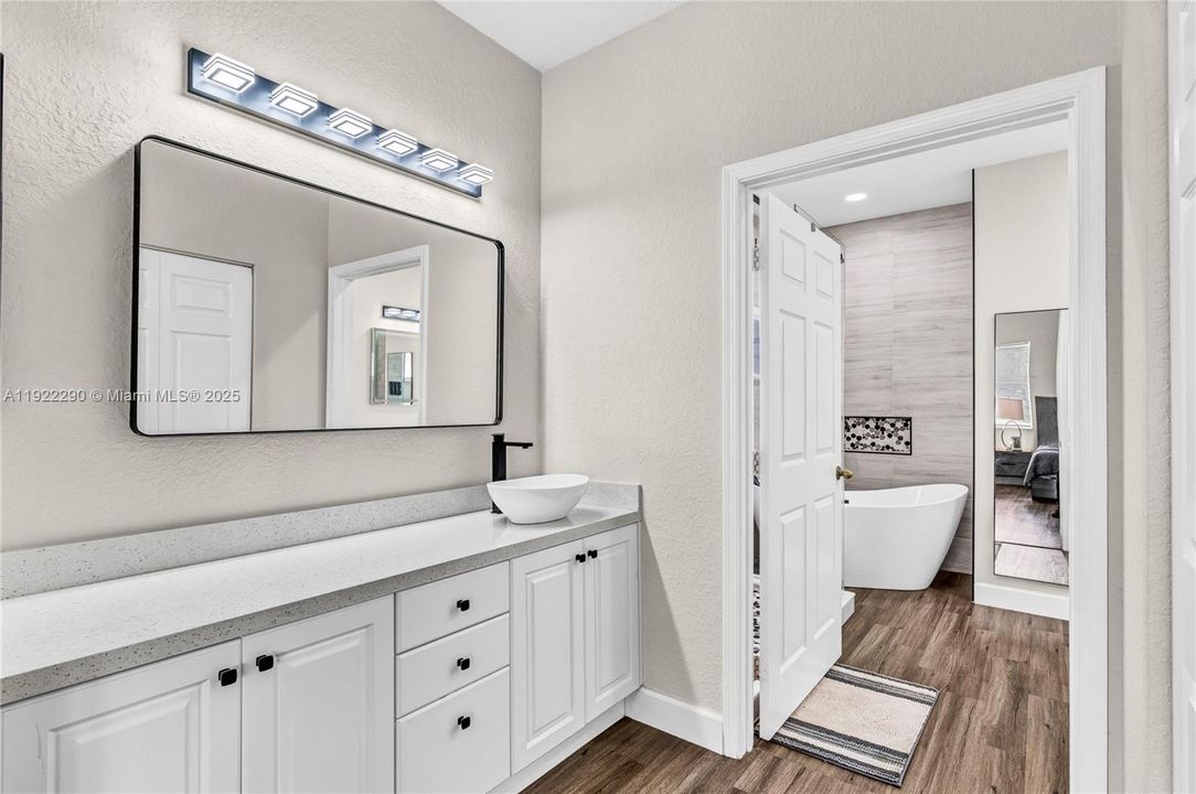 For Sale: $533,000 (3 beds, 2 baths, 1712 Square Feet)