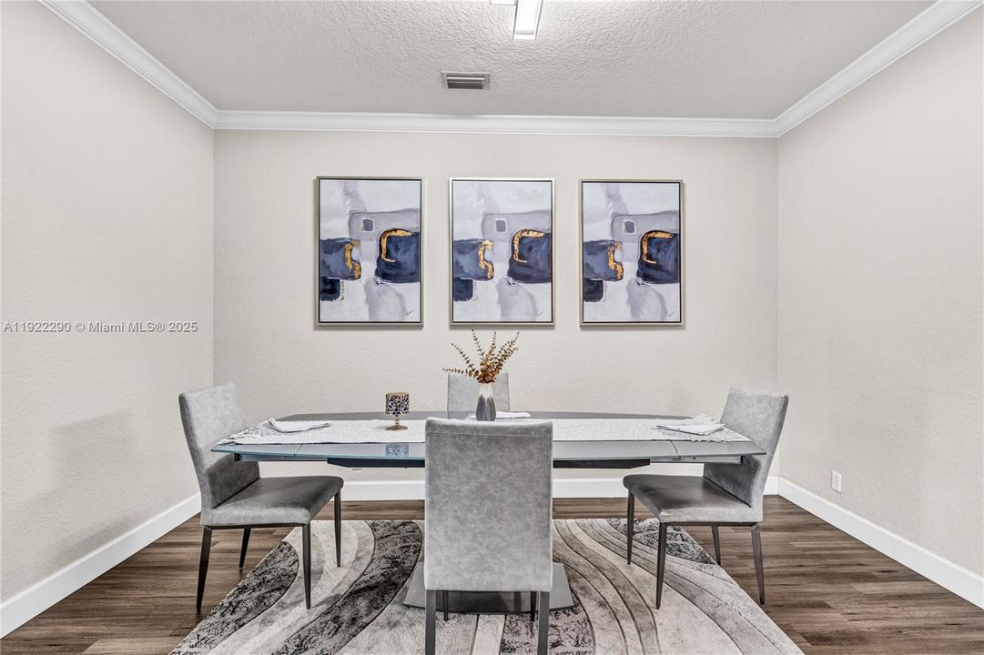 For Sale: $533,000 (3 beds, 2 baths, 1712 Square Feet)