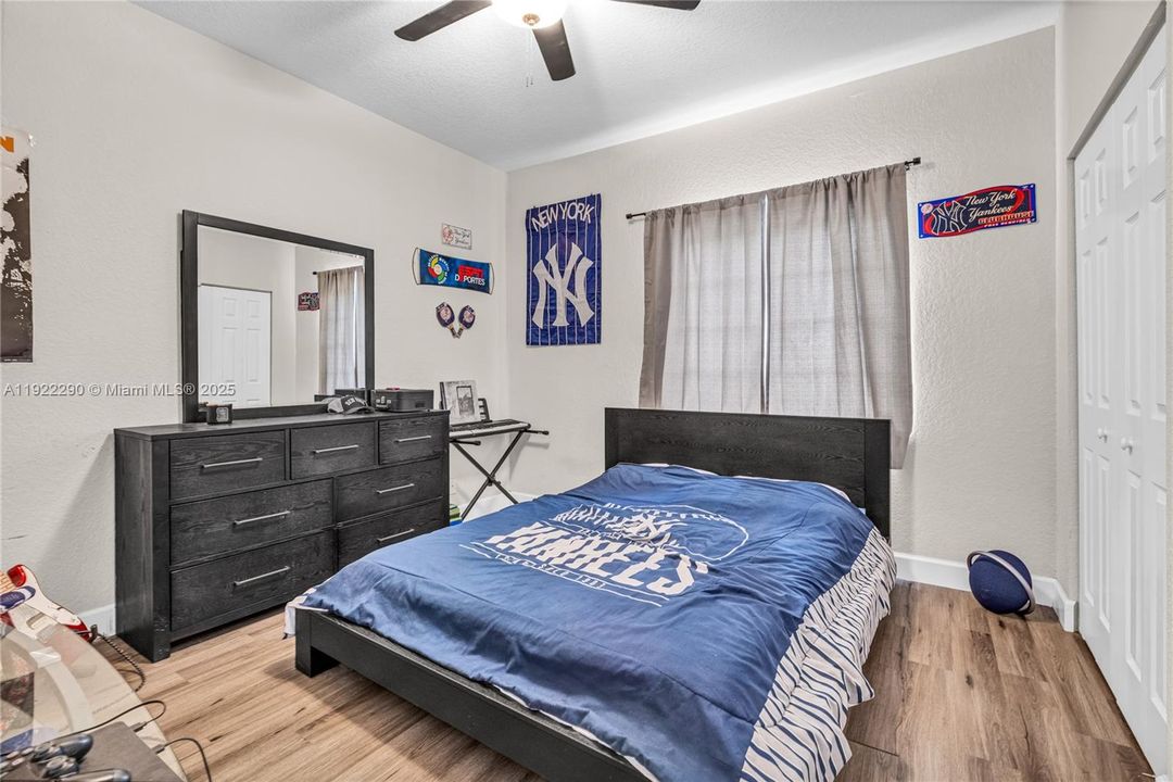 For Sale: $533,000 (3 beds, 2 baths, 1712 Square Feet)