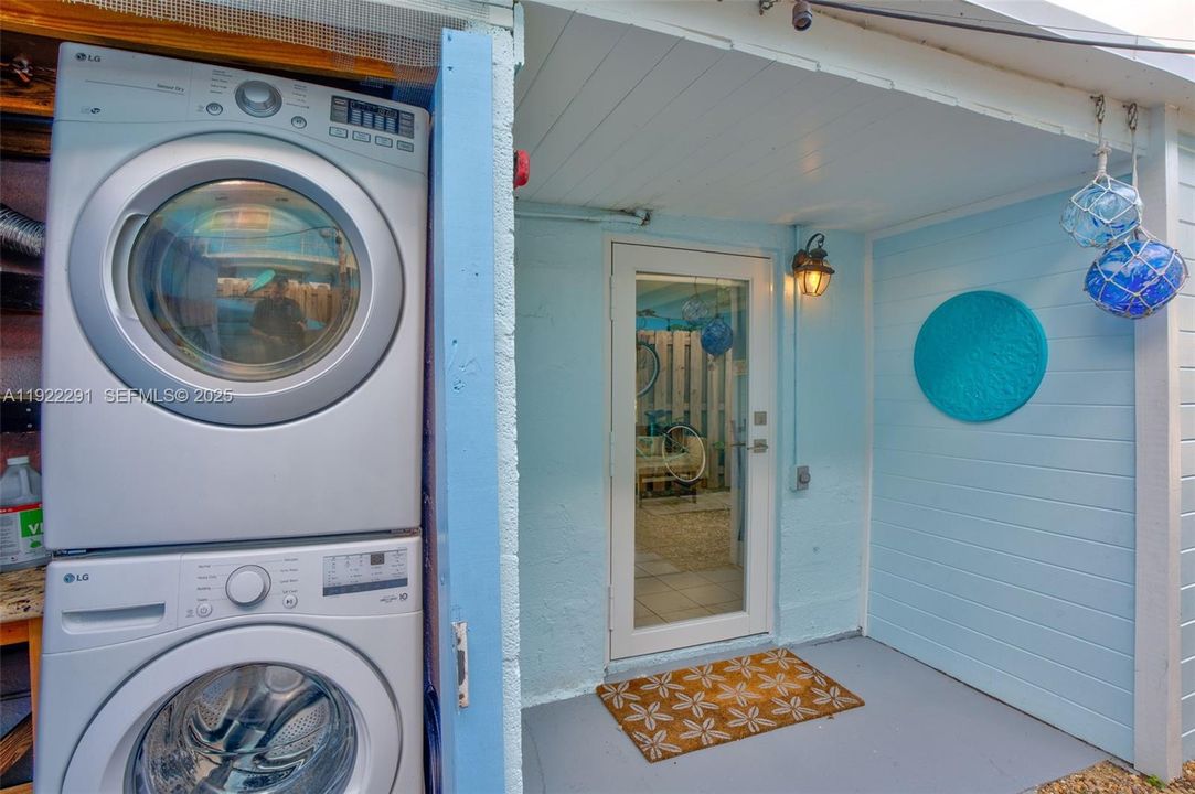 待售: $519,900 (1 贝兹, 1 浴室, 561 平方英尺)