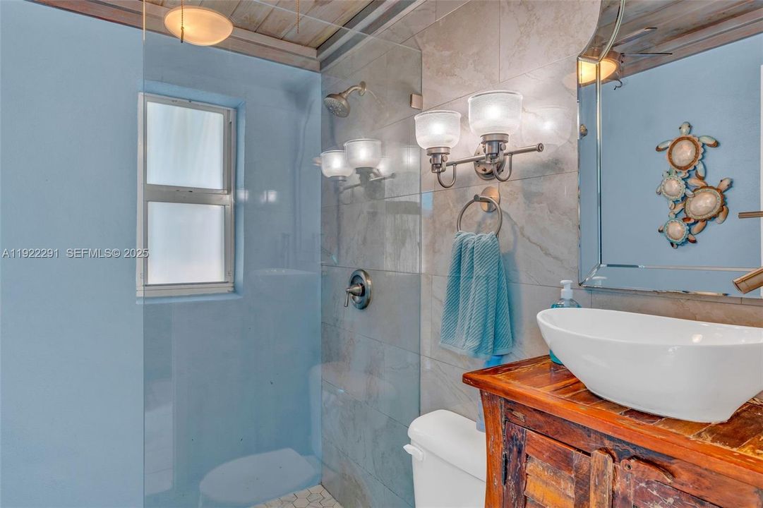 待售: $519,900 (1 贝兹, 1 浴室, 561 平方英尺)