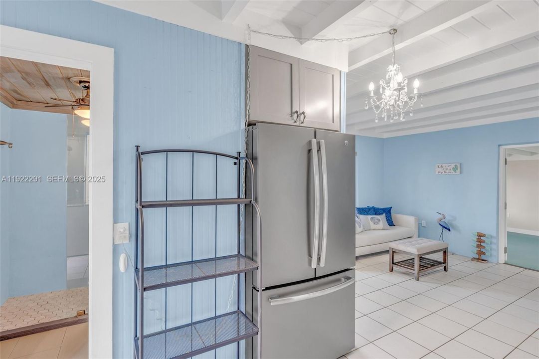 待售: $519,900 (1 贝兹, 1 浴室, 561 平方英尺)