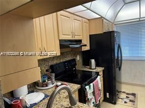For Sale: $115,000 (2 beds, 2 baths, 1070 Square Feet)