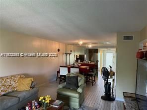 For Sale: $115,000 (2 beds, 2 baths, 1070 Square Feet)