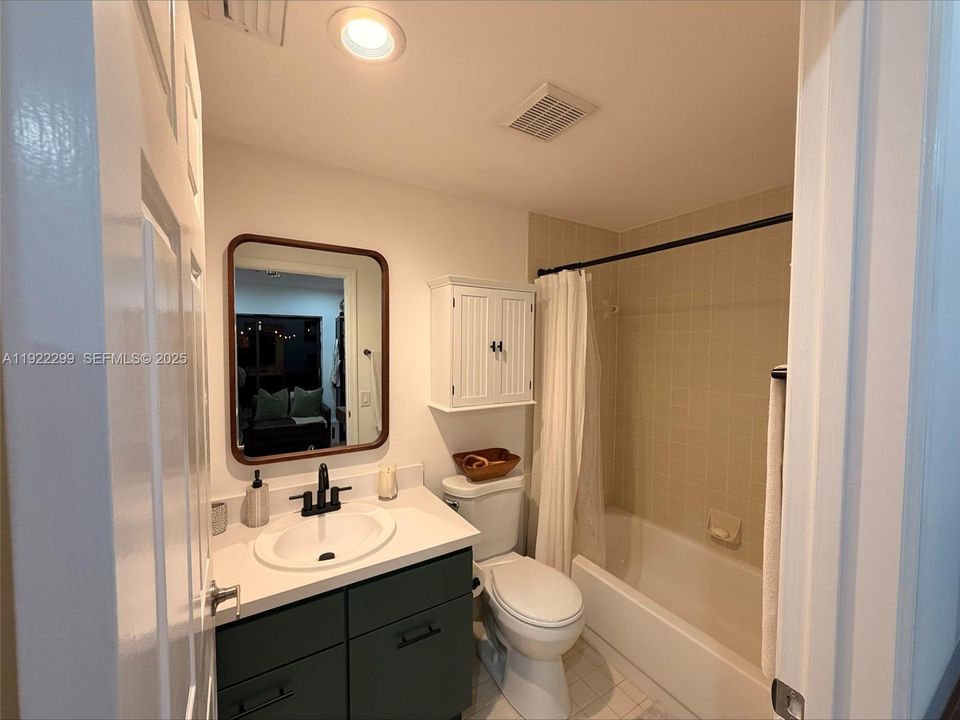 出租: $2,800 (2 贝兹, 2 浴室, 1001 平方英尺)