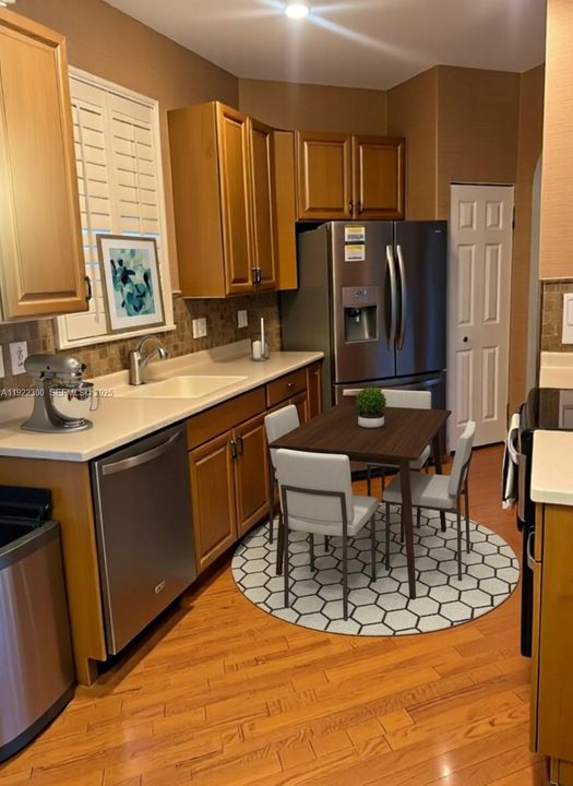 待售: $365,000 (3 贝兹, 2 浴室, 1684 平方英尺)