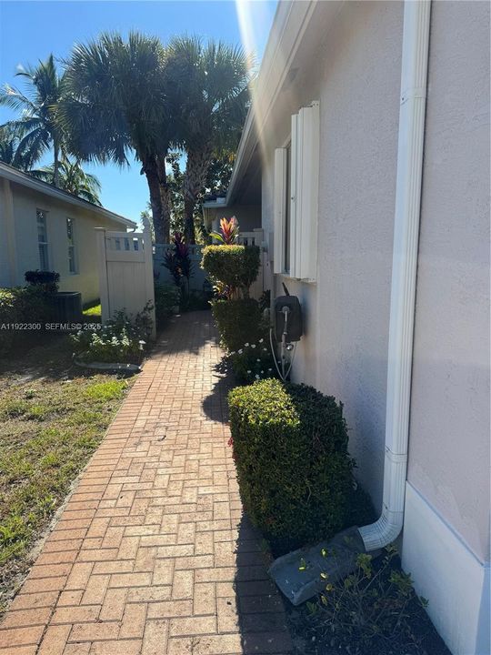 待售: $365,000 (3 贝兹, 2 浴室, 1684 平方英尺)