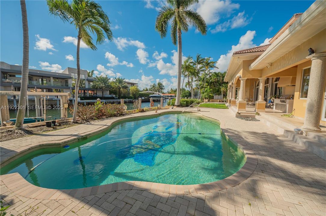 For Sale: $8,000,000 (3 beds, 4 baths, 4257 Square Feet)