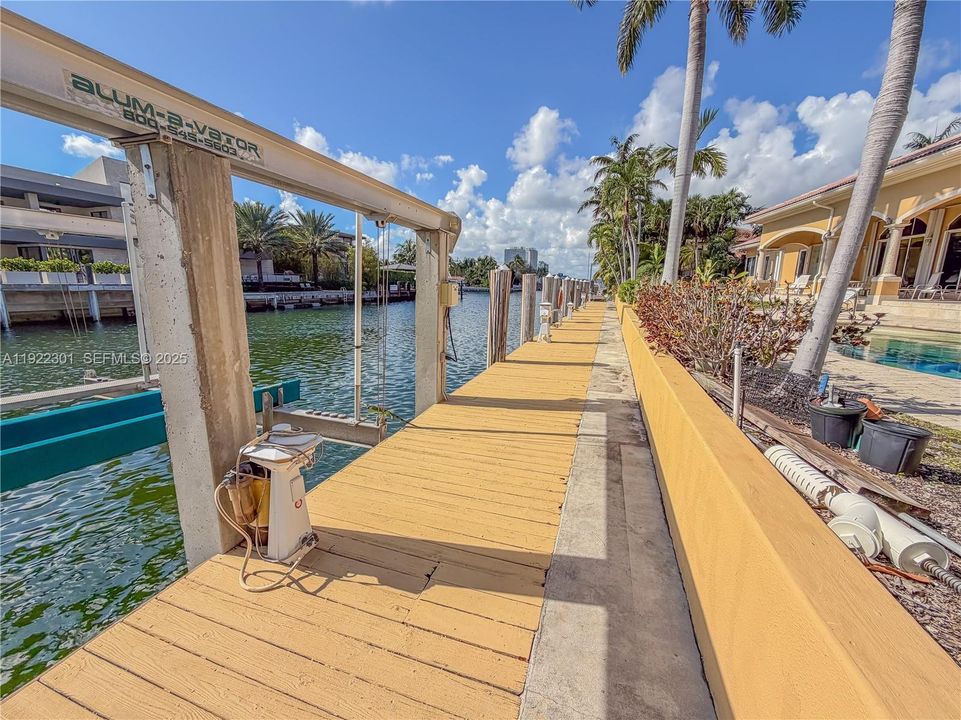 For Sale: $8,000,000 (3 beds, 4 baths, 4257 Square Feet)