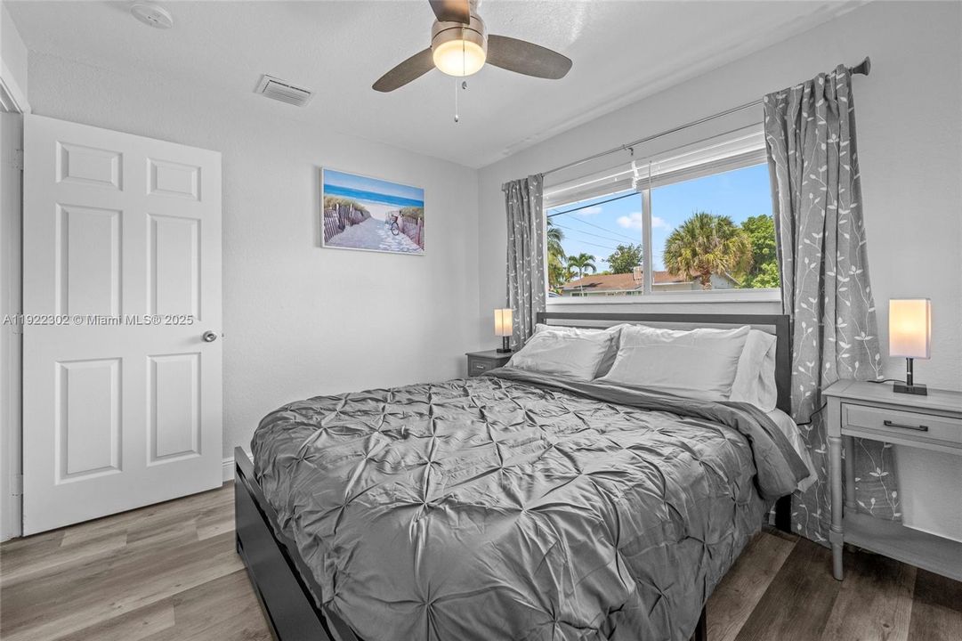 出租: $2,800 (2 贝兹, 1 浴室, 2344 平方英尺)