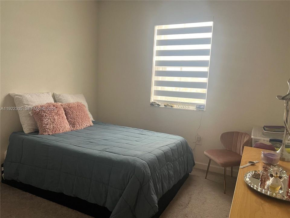 На продажу: $395,500 (3 спален, 2 ванн, 1695 Квадратных фут)