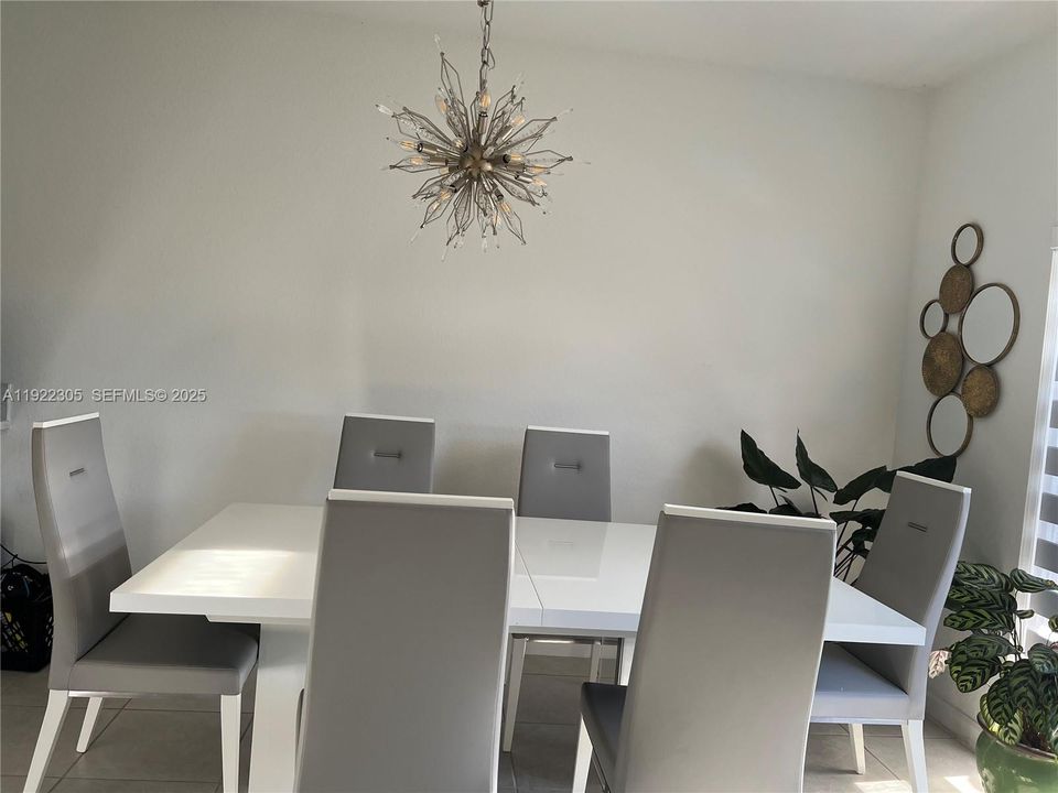 На продажу: $395,500 (3 спален, 2 ванн, 1695 Квадратных фут)