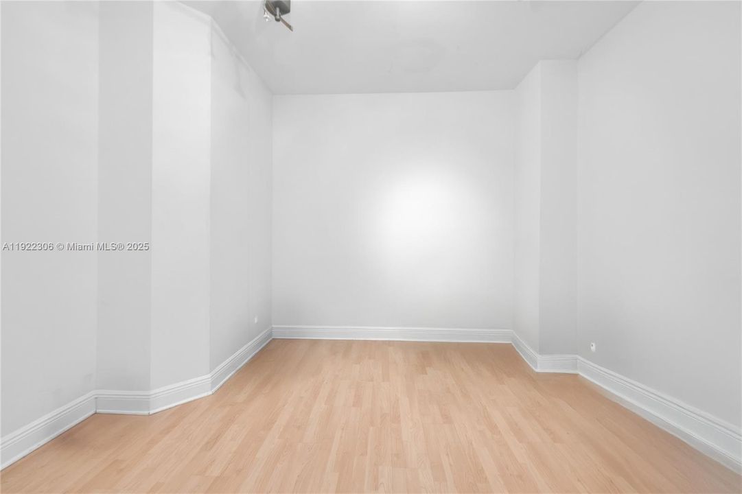 For Sale: $1,248,000 (3 beds, 2 baths, 2440 Square Feet)