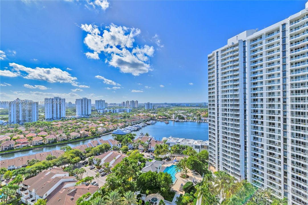 For Sale: $1,248,000 (3 beds, 2 baths, 2440 Square Feet)