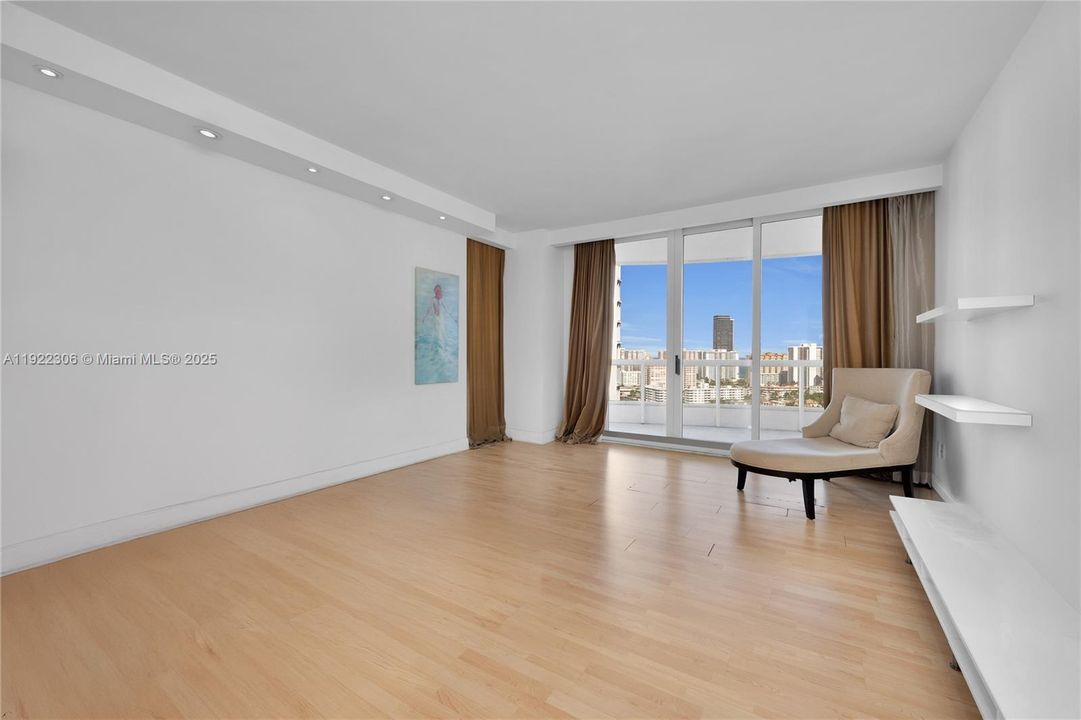 For Sale: $1,248,000 (3 beds, 2 baths, 2440 Square Feet)