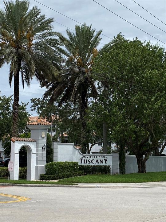 For Rent: $2,300 (2 beds, 1 baths, 1068 Square Feet)