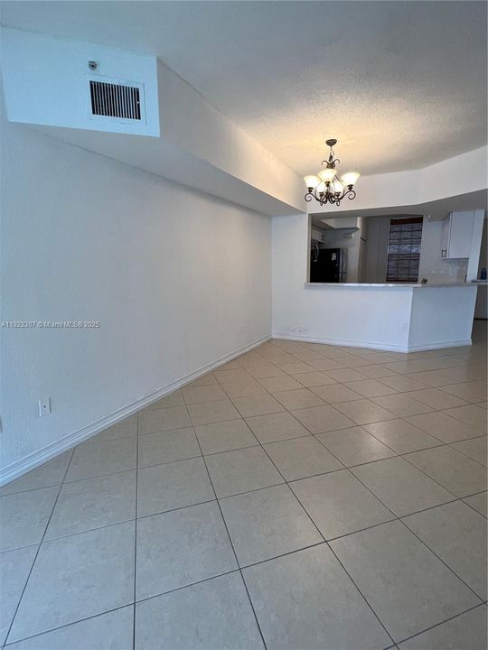 For Rent: $2,300 (2 beds, 1 baths, 1068 Square Feet)